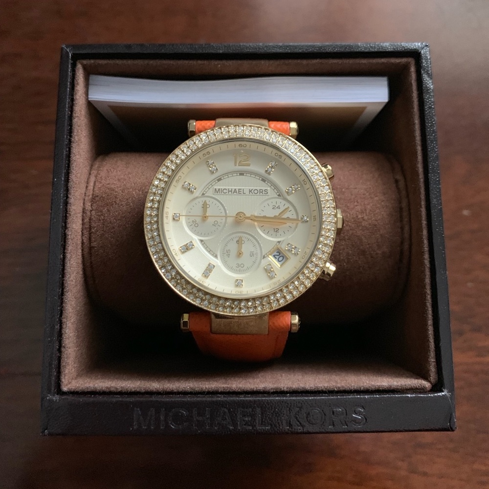 Michael Kors VX3J Woman’s Watch. New w Box